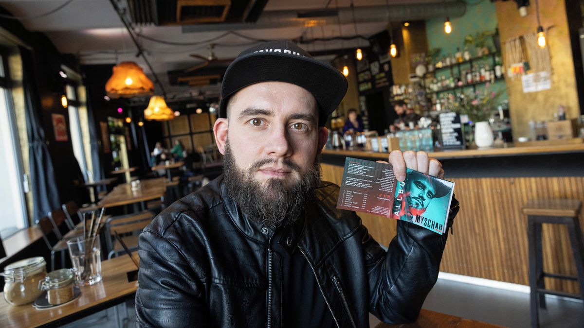 Streamovaná hudba s bookletem. Na novém typu hudebního nosiče z Ostravy zpívá i Michal Prokop